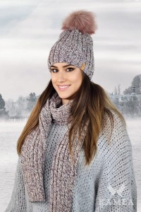 Komplet zimowy czapka z szalikiem WEZYR  z pomponem kolor różowy