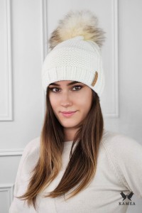 FIONA zimowa czapka damska na polarze z pomponem kolor kremowo-biały