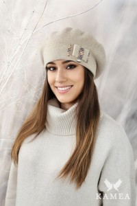 ARNIKA zimowy damski beret z kokardą kolor beżowy