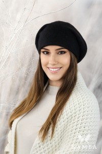 CLEO modny beret z angory kolor czarny