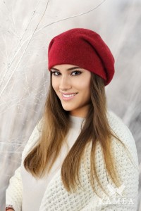 CLEO modny beret z angory kolor bordowy