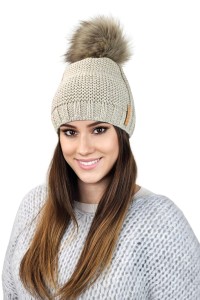 FIONA zimowa czapka damska na polarze z pomponem kolor beżowy