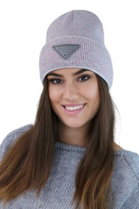 NAOMI beanie czapka zimowa z aplikacją kolor ekru