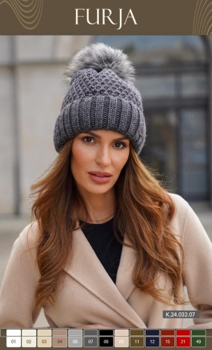 Zimowa  Czapka Damska Kolor Granatowy Kamea-Furja Z Eco Pomponem