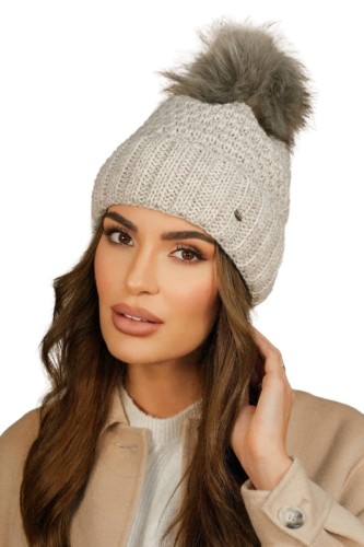 Czapka Zimowa Z Eco Pomponem Ocieplana Polarem Kolor Beżowy Kamea-Furja