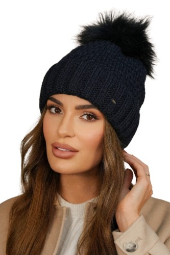 Zimowa  Czapka Damska Kolor Granatowy Kamea-Furja Z Eco Pomponem